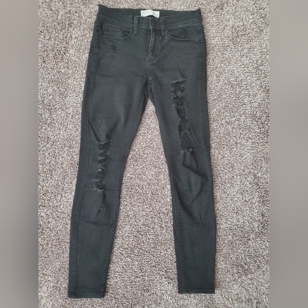 Ripped black skinny jeans
